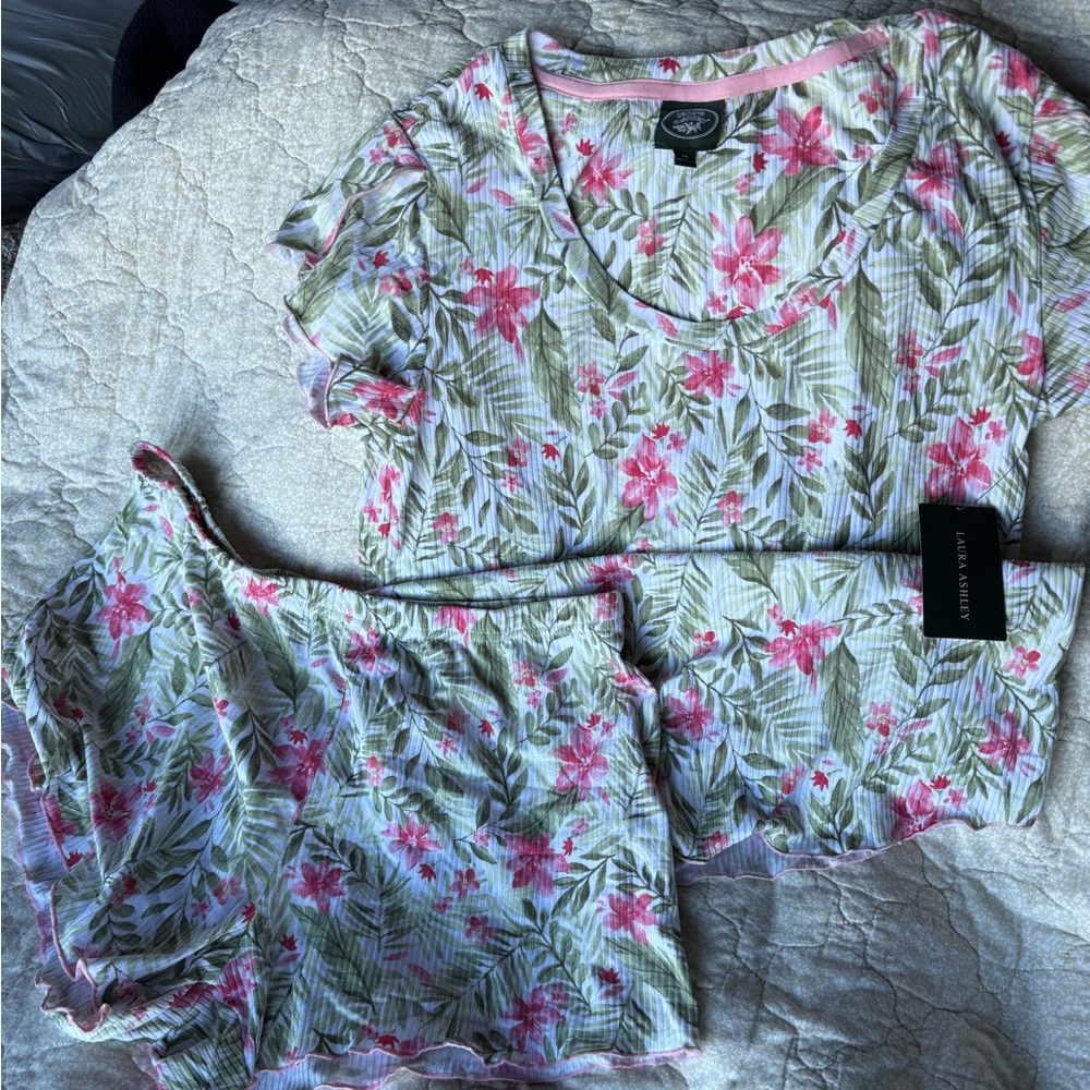 Laura Ashley Sleep Set